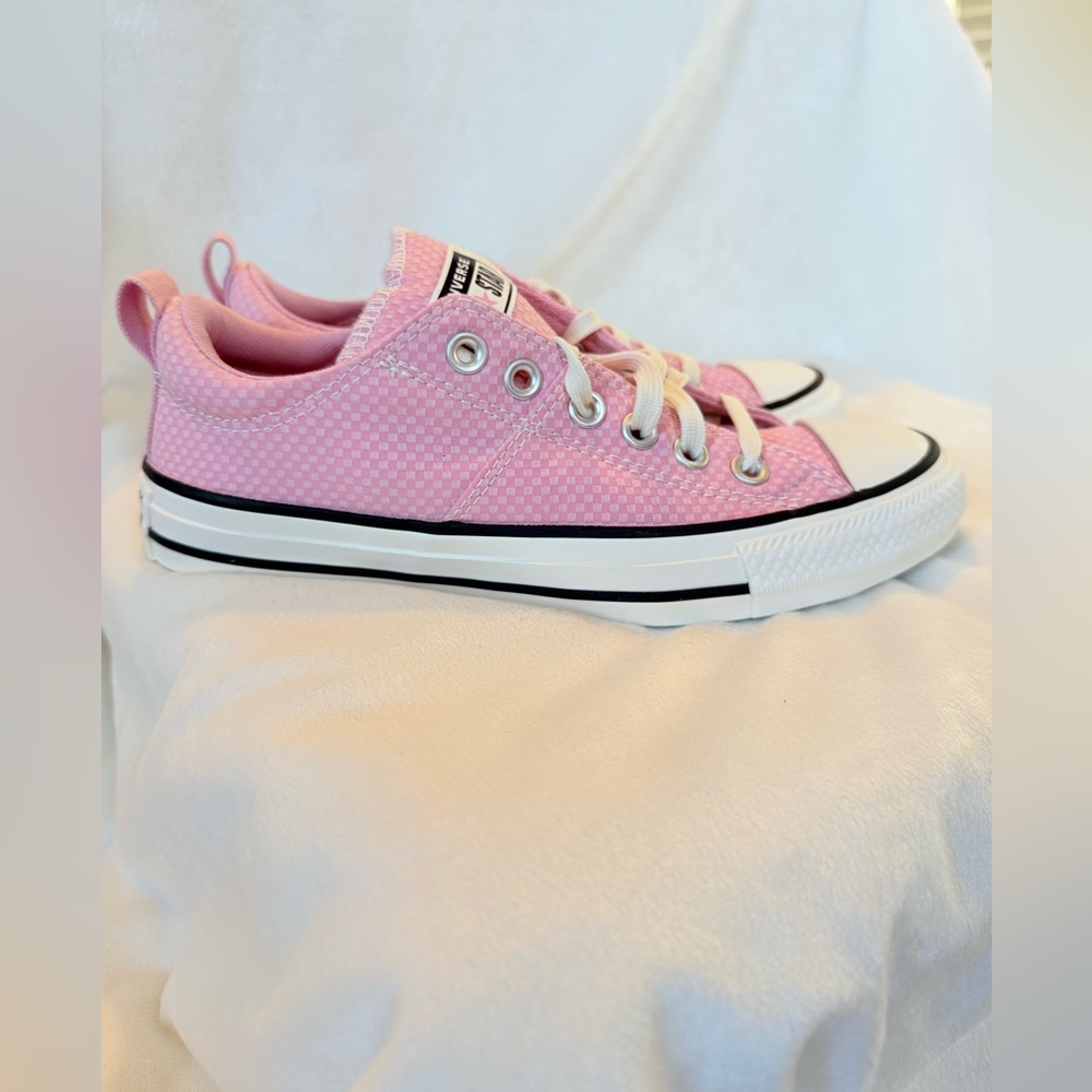 Converse Women's CTAS Madison OX in Pink and Black